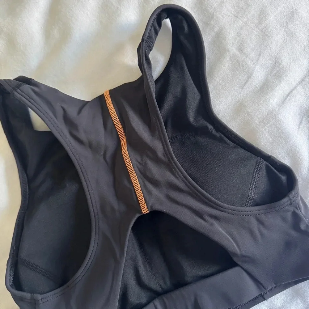 142 🆕🖤 Lululemon Tough Train High Neck Bra C/D Cup Black Orange Soda